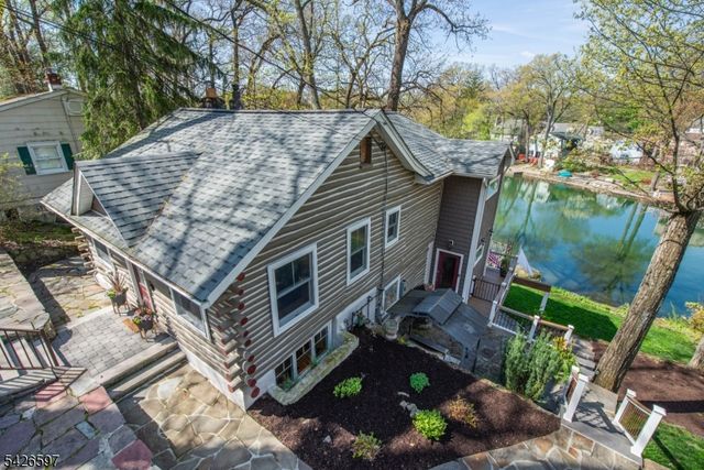 393 Lakeview Ave, Ringwood Boro, NJ 07456