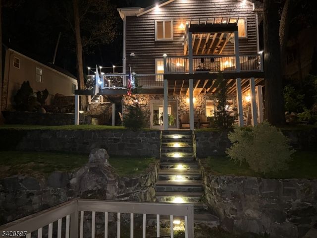 393 Lakeview Ave, Ringwood Boro, NJ 07456