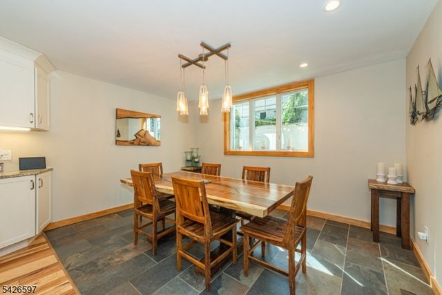 393 Lakeview Ave, Ringwood Boro, NJ 07456
