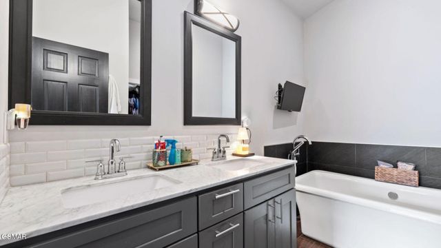 1838 Ally Lane, Sevierville, TN 37876