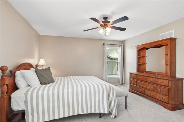 1004 E Pumpkin Ridge Street, Gardner, KS 66030