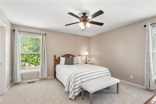 1004 E Pumpkin Ridge Street, Gardner, KS 66030