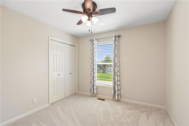 1004 E Pumpkin Ridge Street, Gardner, KS 66030