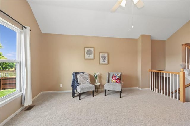 1004 E Pumpkin Ridge Street, Gardner, KS 66030