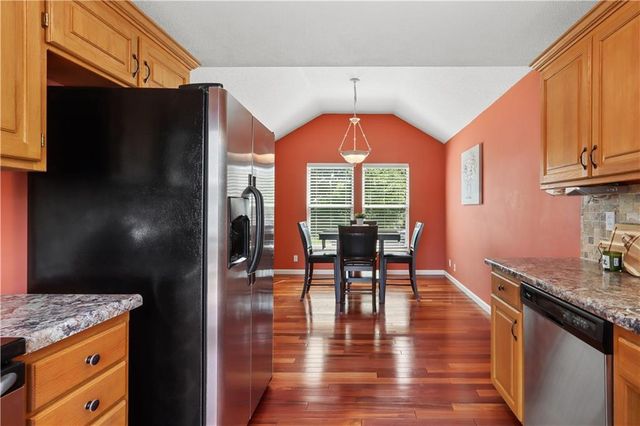 1004 E Pumpkin Ridge Street, Gardner, KS 66030