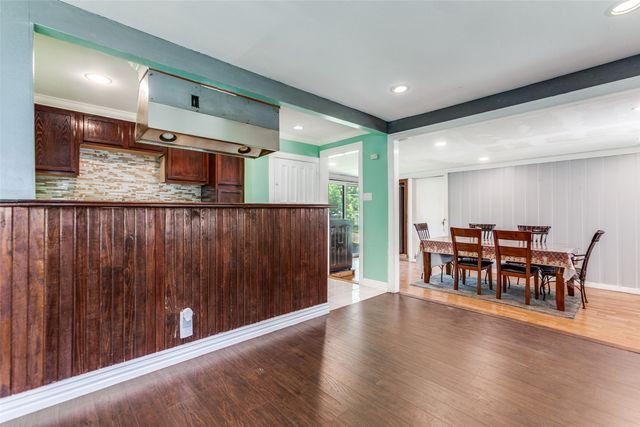 303 N Cottonwood Drive, Richardson, TX 75080