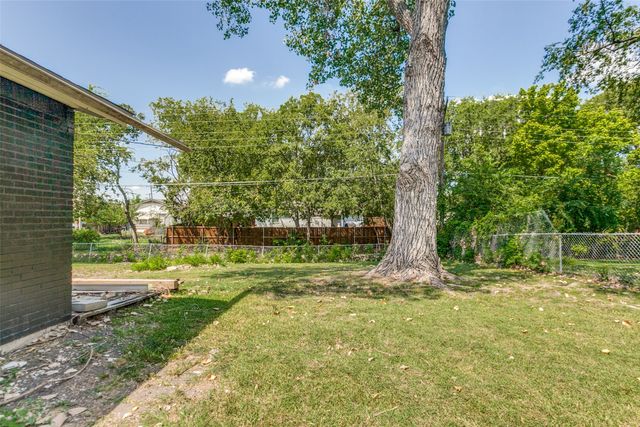 303 N Cottonwood Drive, Richardson, TX 75080