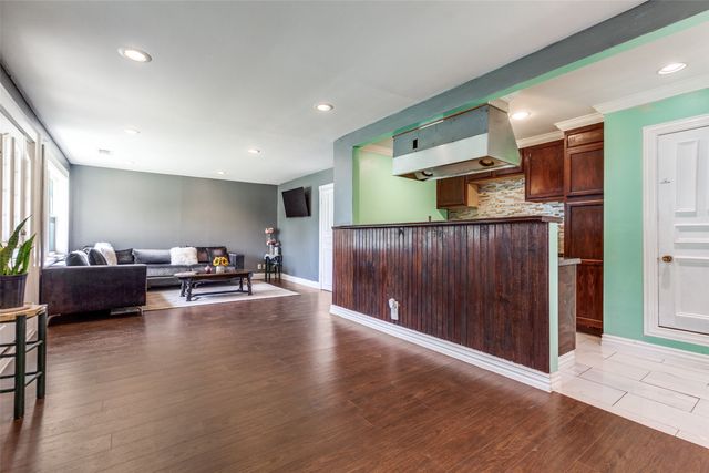 303 N Cottonwood Drive, Richardson, TX 75080