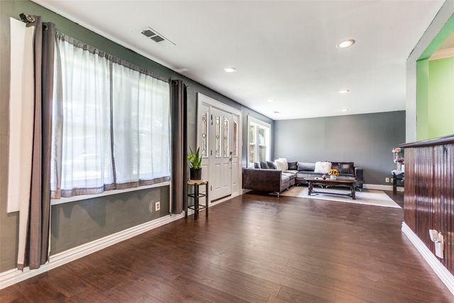 303 N Cottonwood Drive, Richardson, TX 75080