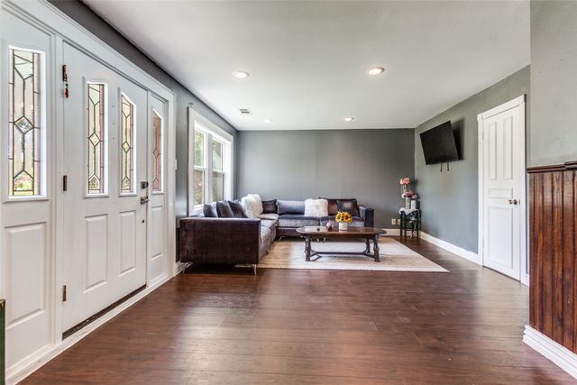 303 N Cottonwood Drive, Richardson, TX 75080