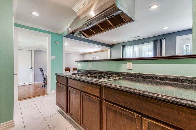 303 N Cottonwood Drive, Richardson, TX 75080