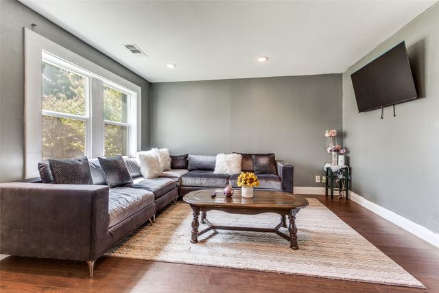 303 N Cottonwood Drive, Richardson, TX 75080