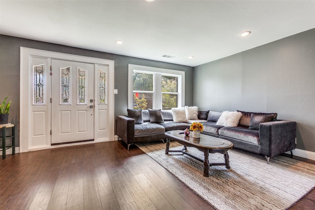 303 N Cottonwood Drive, Richardson, TX 75080