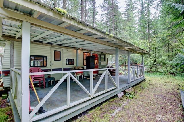 123 1 Jasper Trail, Deming, WA 98244