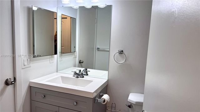 10521 SW 158th Ct 101, Miami, FL 33196