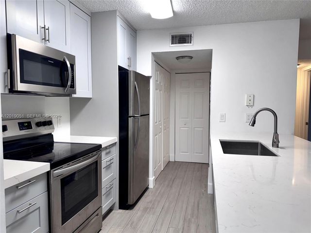 10521 SW 158th Ct 101, Miami, FL 33196