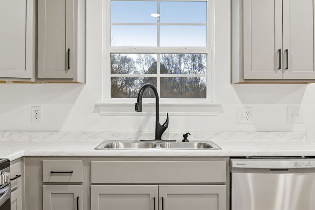 1085 Landing Lane Lot 6, Adams, TN 37010