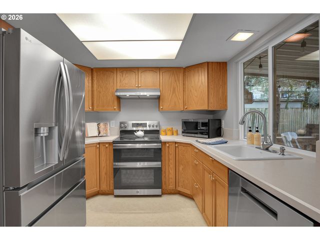 638 Sw 7TH St, Gresham, OR 97080