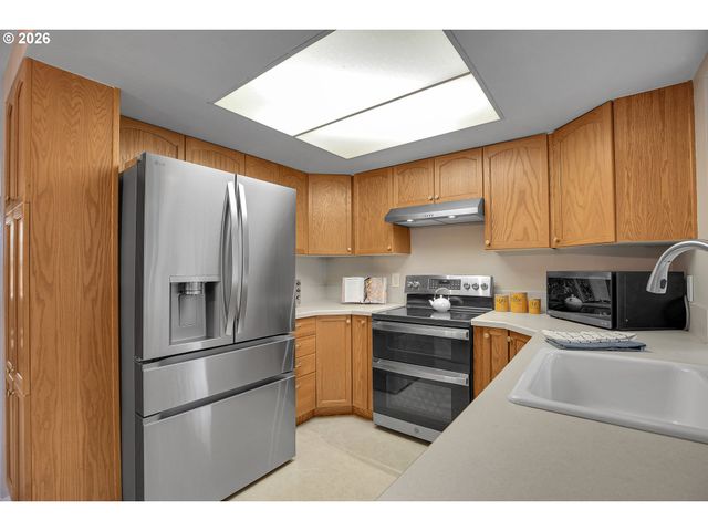 638 Sw 7TH St, Gresham, OR 97080