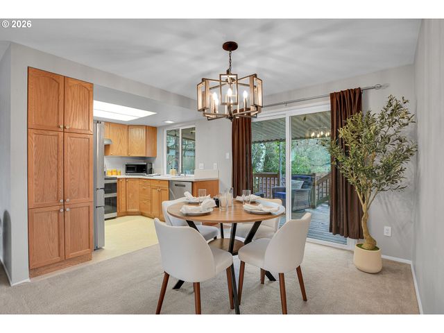 638 Sw 7TH St, Gresham, OR 97080