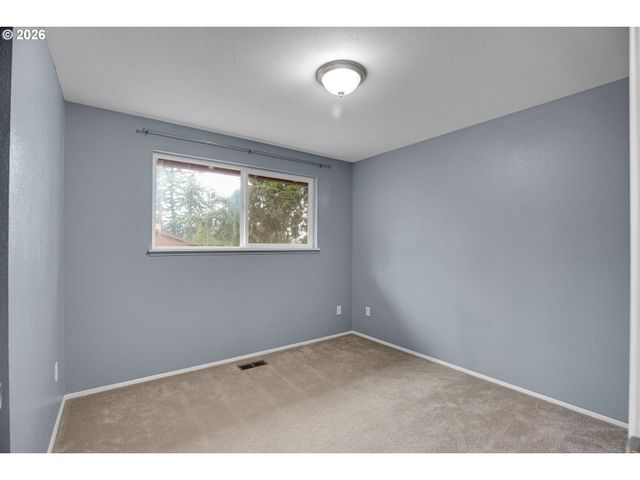 638 Sw 7TH St, Gresham, OR 97080
