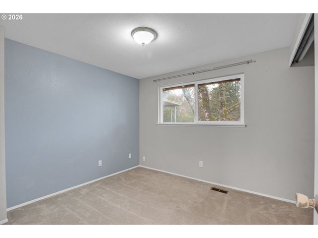 638 Sw 7TH St, Gresham, OR 97080