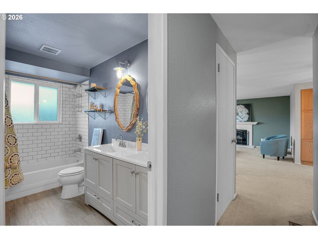 638 Sw 7TH St, Gresham, OR 97080