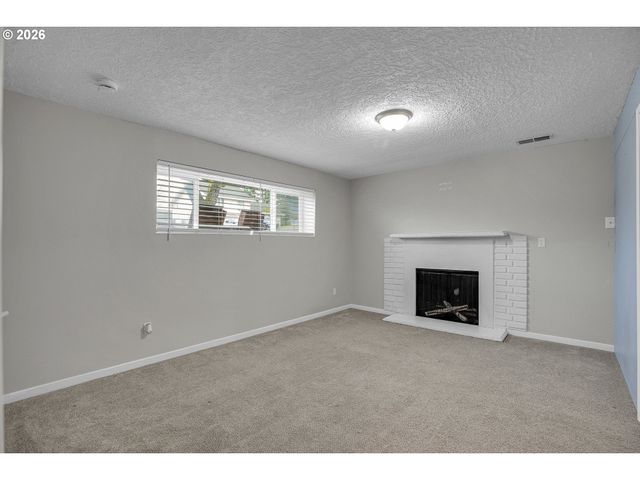 638 Sw 7TH St, Gresham, OR 97080