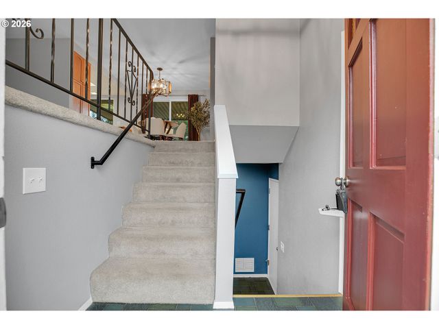 638 Sw 7TH St, Gresham, OR 97080