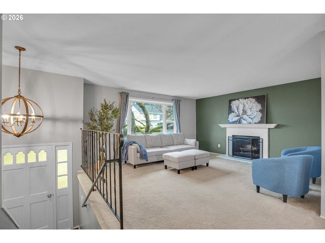 638 Sw 7TH St, Gresham, OR 97080