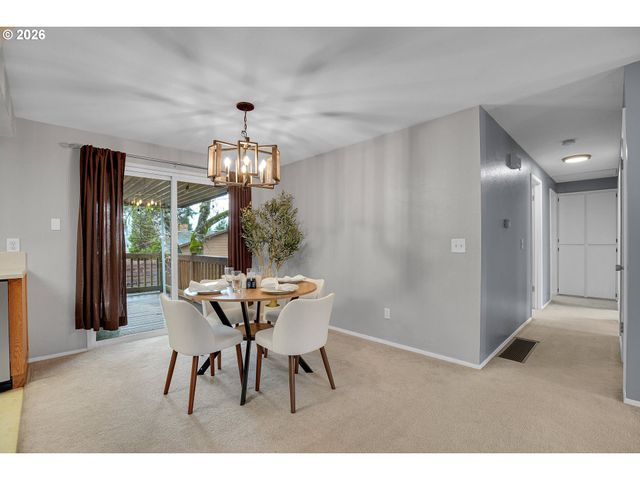 638 Sw 7TH St, Gresham, OR 97080