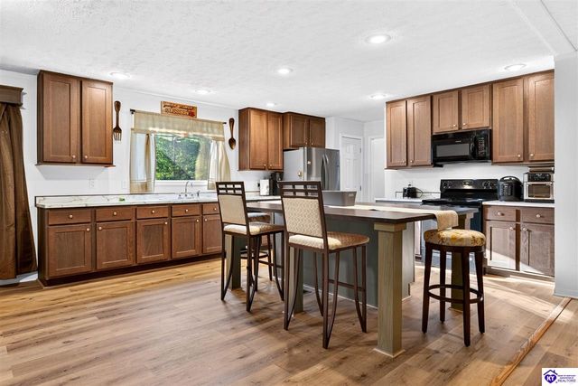6811 Memory Lane, Louisville, KY 40258