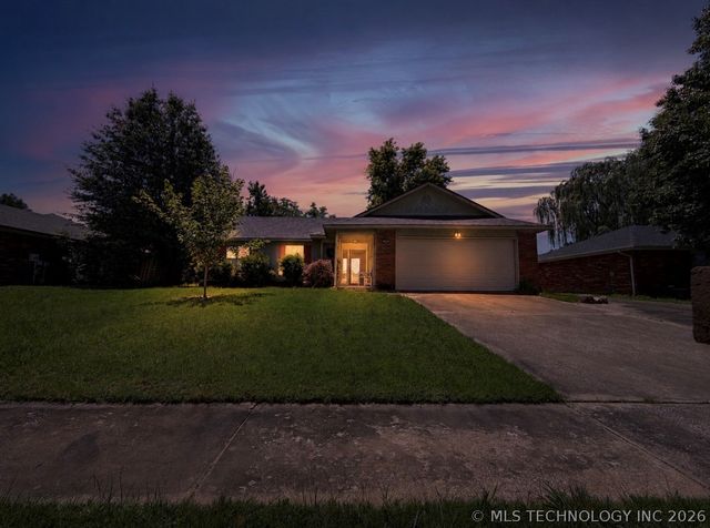 10806 E 100th Street North, Owasso, OK 74055
