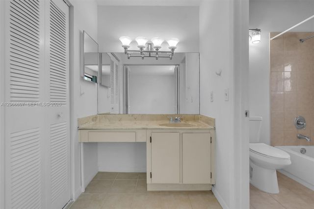 860 NW 106th Avenue 3B3-5, Miami, FL 33172