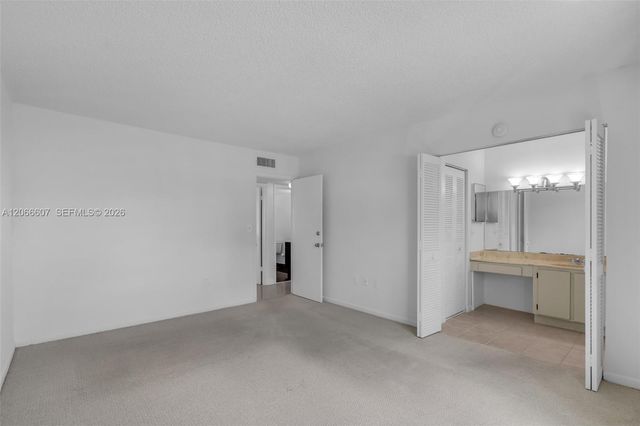 860 NW 106th Avenue 3B3-5, Miami, FL 33172