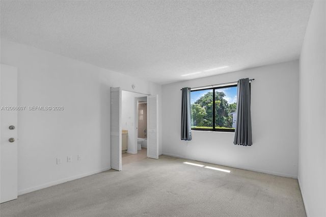 860 NW 106th Avenue 3B3-5, Miami, FL 33172