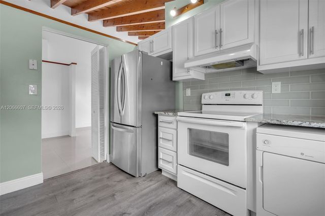 860 NW 106th Avenue 3B3-5, Miami, FL 33172