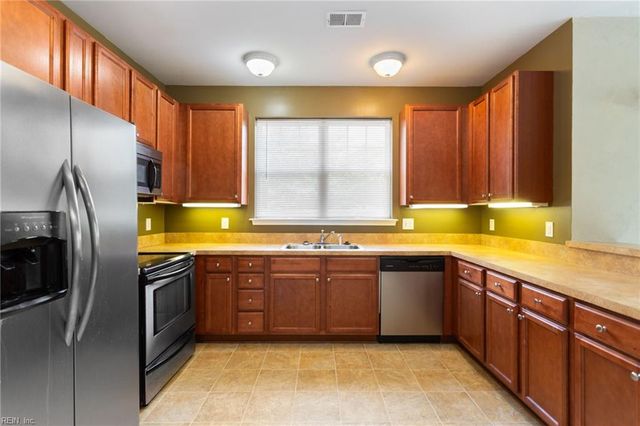 5329 Warminster Dr Unit 101, Virginia Beach, VA 23455