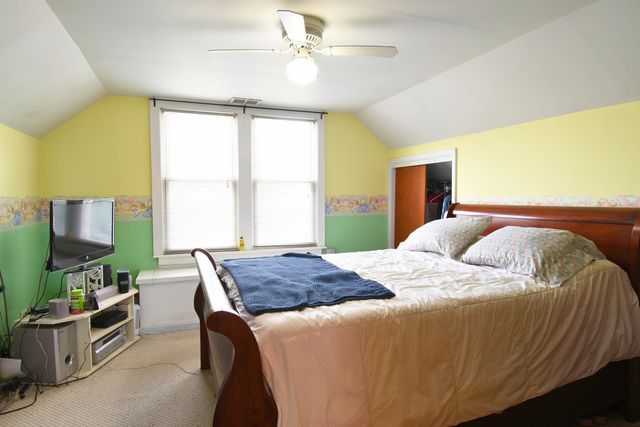 4945 W Waveland Avenue, Chicago, IL 60641