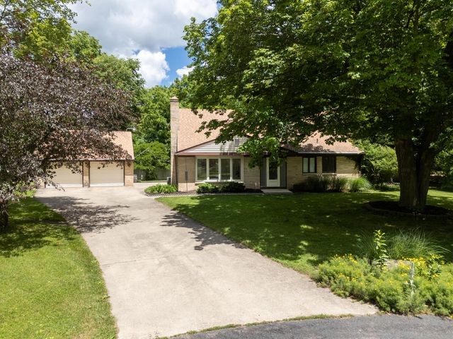 2121 Lakewood Drive, Kalamazoo Twp, MI 49001