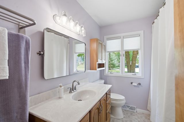 2121 Lakewood Drive, Kalamazoo Twp, MI 49001