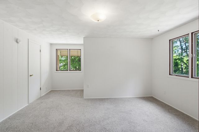 2121 Lakewood Drive, Kalamazoo Twp, MI 49001