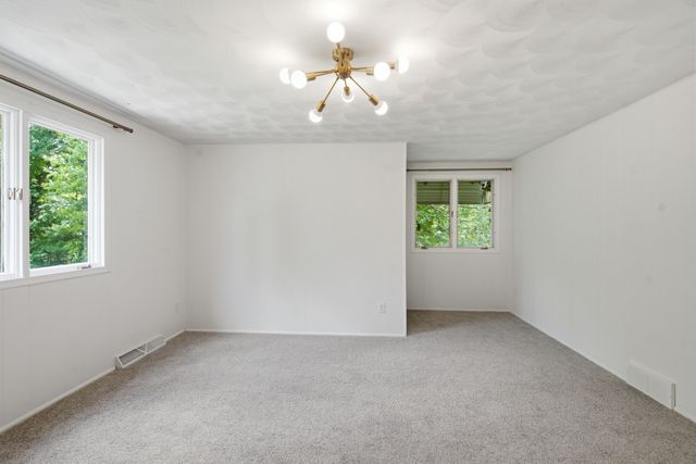 2121 Lakewood Drive, Kalamazoo Twp, MI 49001