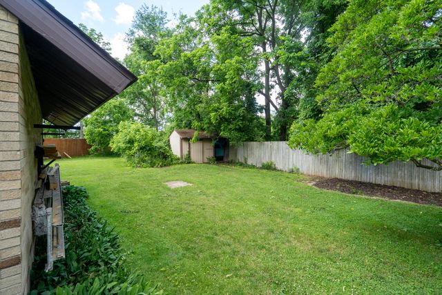 2121 Lakewood Drive, Kalamazoo Twp, MI 49001