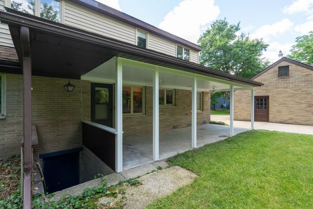 2121 Lakewood Drive, Kalamazoo Twp, MI 49001