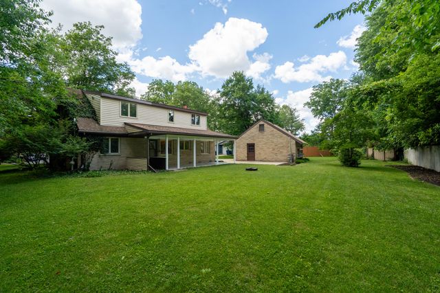2121 Lakewood Drive, Kalamazoo Twp, MI 49001
