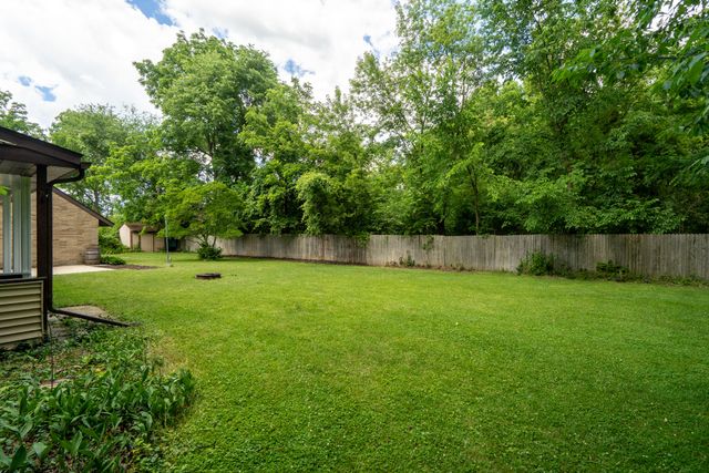 2121 Lakewood Drive, Kalamazoo Twp, MI 49001