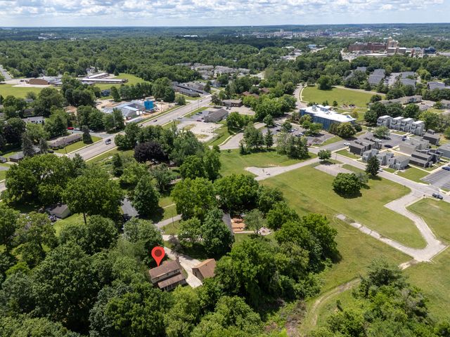 2121 Lakewood Drive, Kalamazoo Twp, MI 49001