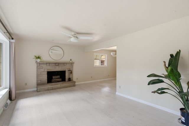 2121 Lakewood Drive, Kalamazoo Twp, MI 49001