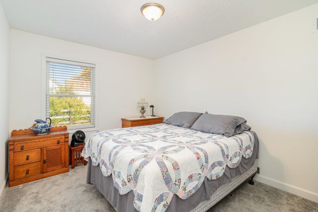 1395 E Rogers Road, Crittenden, KY 41030